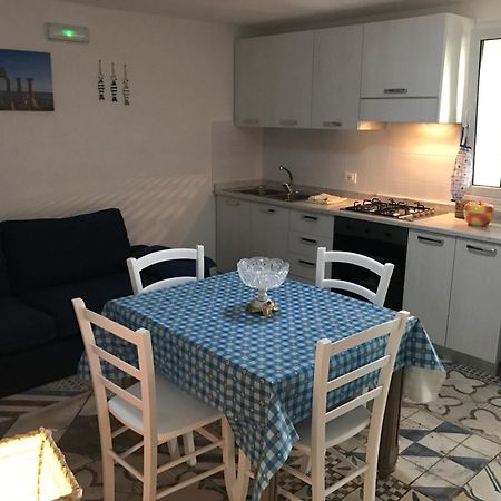 Villa Ceni - Appartamenti Con Camere, Cucina, Wc E Terrazza Sul Mare In Villa Con Piscina, Giardino E Parcheggio Marinella di Selinunte Eksteriør bilde