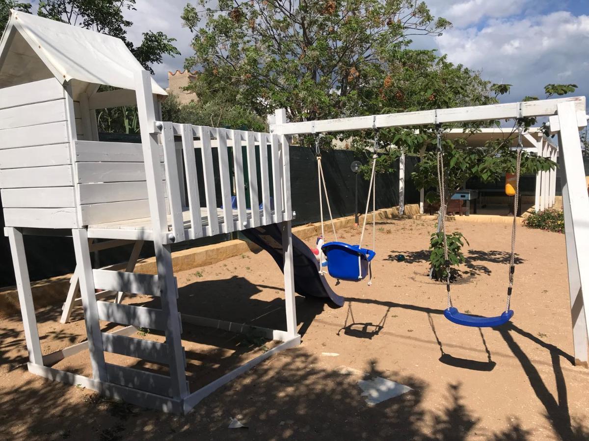 Villa Ceni - Appartamenti Con Camere, Cucina, Wc E Terrazza Sul Mare In Villa Con Piscina, Giardino E Parcheggio Marinella di Selinunte Eksteriør bilde