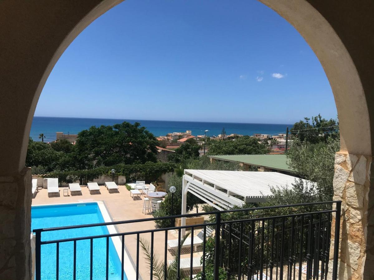 Villa Ceni - Appartamenti Con Camere, Cucina, Wc E Terrazza Sul Mare In Villa Con Piscina, Giardino E Parcheggio Marinella di Selinunte Eksteriør bilde