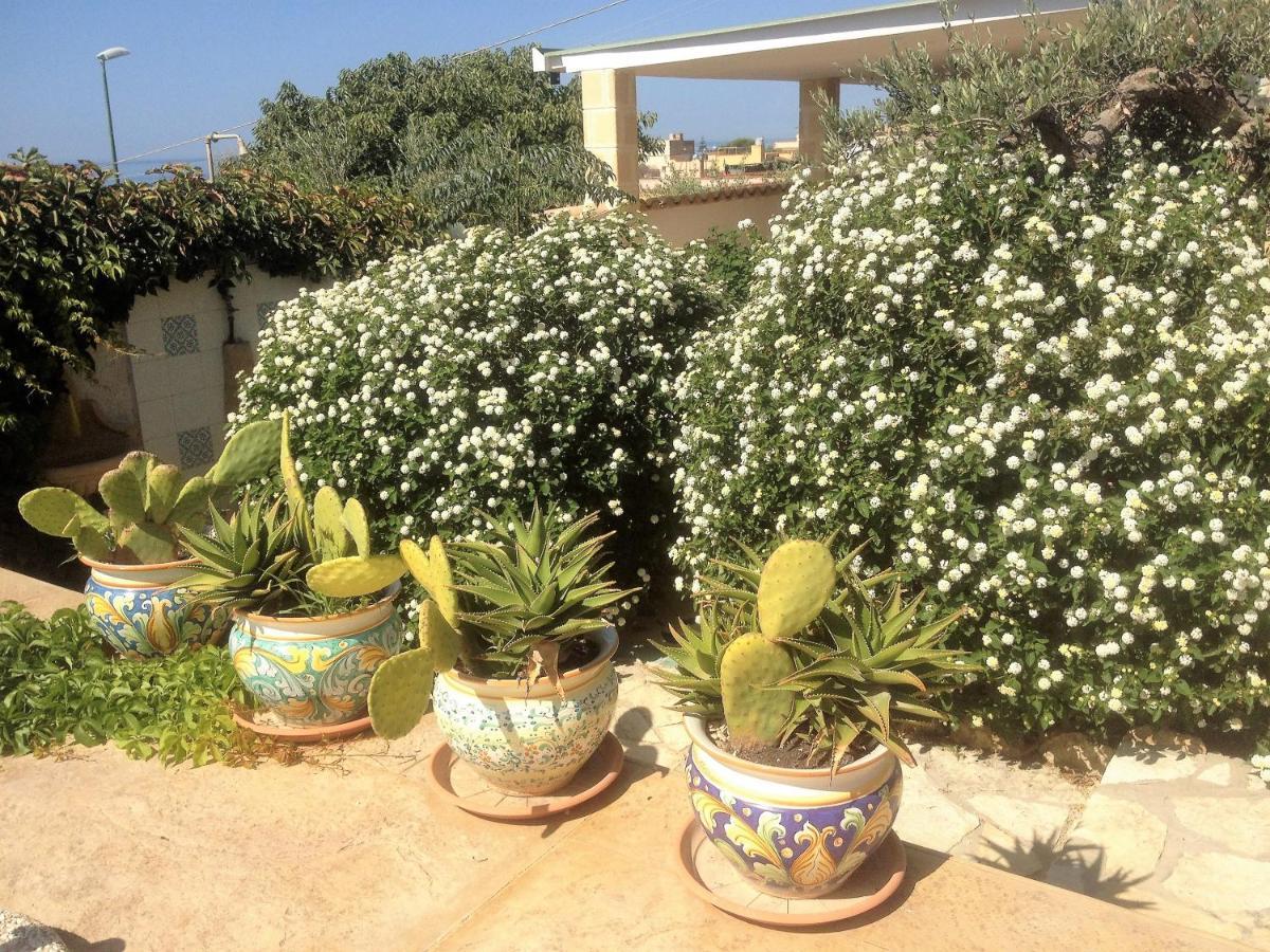 Villa Ceni - Appartamenti Con Camere, Cucina, Wc E Terrazza Sul Mare In Villa Con Piscina, Giardino E Parcheggio Marinella di Selinunte Eksteriør bilde
