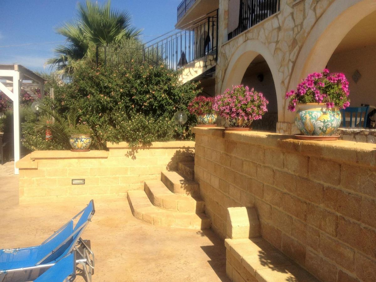 Villa Ceni - Appartamenti Con Camere, Cucina, Wc E Terrazza Sul Mare In Villa Con Piscina, Giardino E Parcheggio Marinella di Selinunte Eksteriør bilde