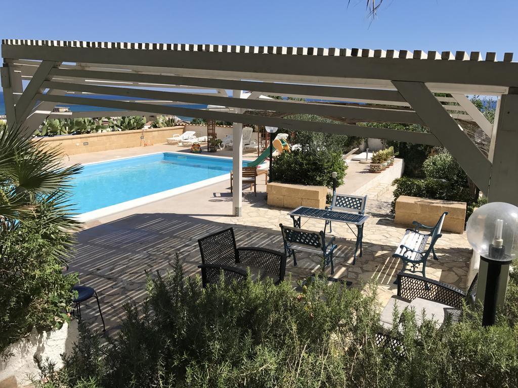 Villa Ceni - Appartamenti Con Camere, Cucina, Wc E Terrazza Sul Mare In Villa Con Piscina, Giardino E Parcheggio Marinella di Selinunte Eksteriør bilde