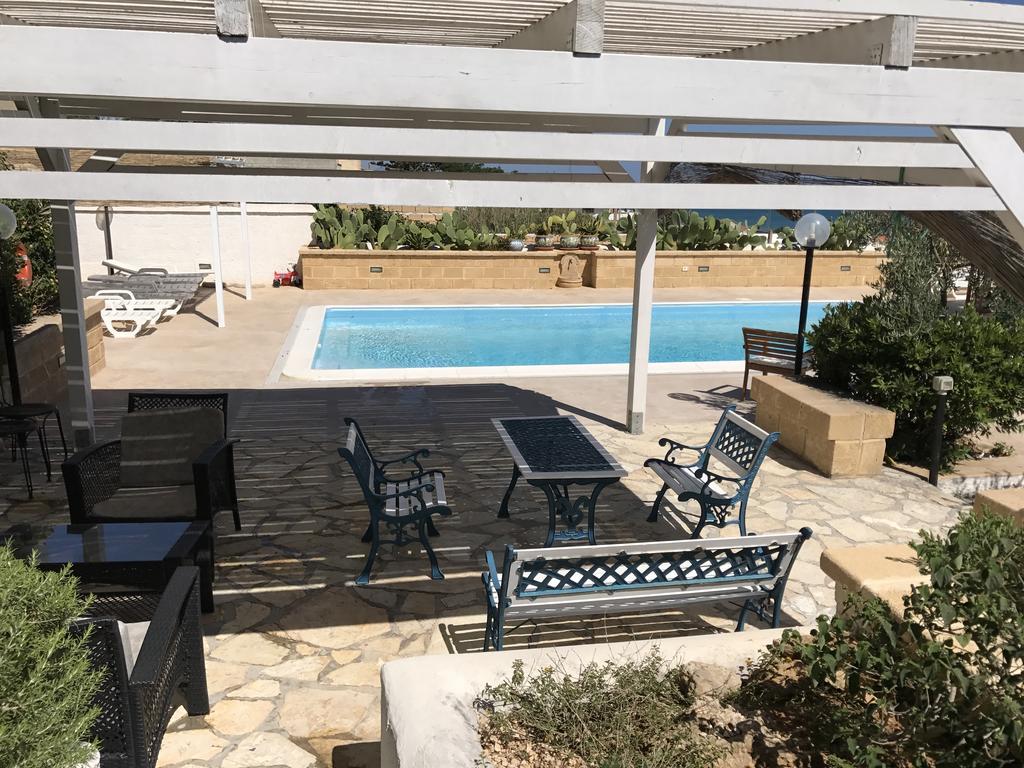 Villa Ceni - Appartamenti Con Camere, Cucina, Wc E Terrazza Sul Mare In Villa Con Piscina, Giardino E Parcheggio Marinella di Selinunte Eksteriør bilde