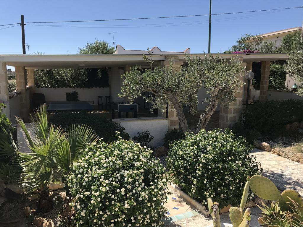 Villa Ceni - Appartamenti Con Camere, Cucina, Wc E Terrazza Sul Mare In Villa Con Piscina, Giardino E Parcheggio Marinella di Selinunte Eksteriør bilde