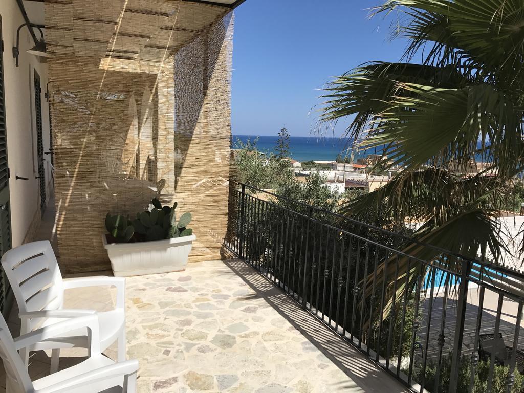 Villa Ceni - Appartamenti Con Camere, Cucina, Wc E Terrazza Sul Mare In Villa Con Piscina, Giardino E Parcheggio Marinella di Selinunte Eksteriør bilde