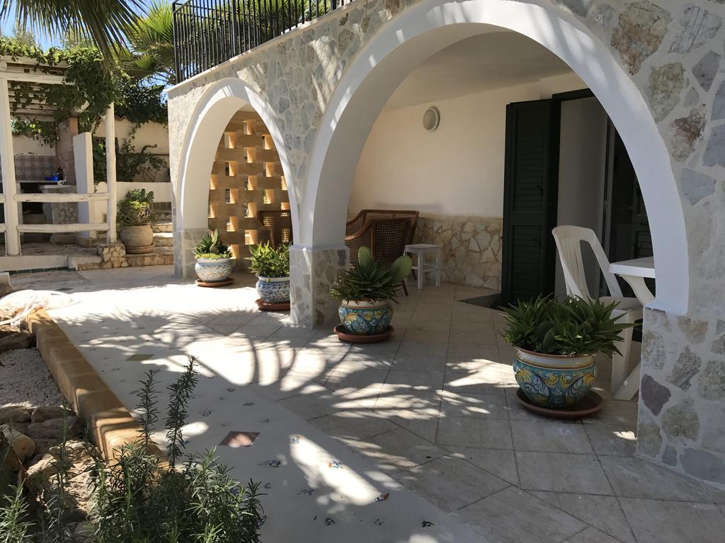 Villa Ceni - Appartamenti Con Camere, Cucina, Wc E Terrazza Sul Mare In Villa Con Piscina, Giardino E Parcheggio Marinella di Selinunte Eksteriør bilde