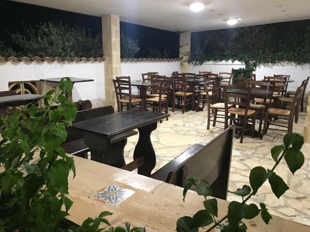 Villa Ceni - Appartamenti Con Camere, Cucina, Wc E Terrazza Sul Mare In Villa Con Piscina, Giardino E Parcheggio Marinella di Selinunte Eksteriør bilde