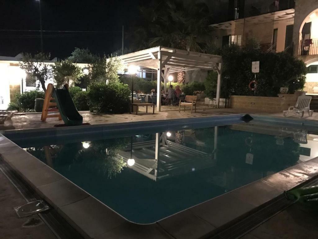 Villa Ceni - Appartamenti Con Camere, Cucina, Wc E Terrazza Sul Mare In Villa Con Piscina, Giardino E Parcheggio Marinella di Selinunte Eksteriør bilde