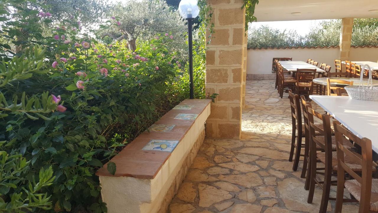 Villa Ceni - Appartamenti Con Camere, Cucina, Wc E Terrazza Sul Mare In Villa Con Piscina, Giardino E Parcheggio Marinella di Selinunte Eksteriør bilde