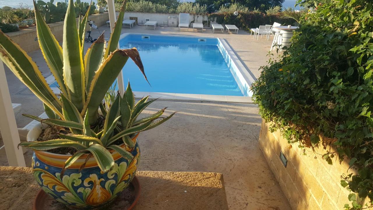 Villa Ceni - Appartamenti Con Camere, Cucina, Wc E Terrazza Sul Mare In Villa Con Piscina, Giardino E Parcheggio Marinella di Selinunte Eksteriør bilde